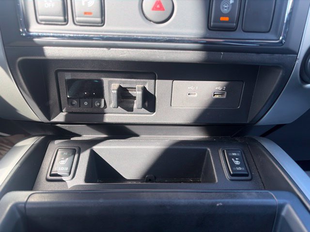Used 2020 Nissan Titan SV w/ SV Convenience Package RWD image 25