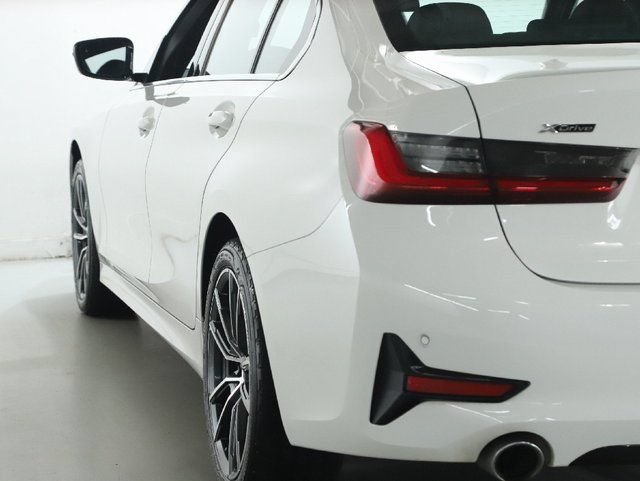 Used 2020 BMW 330i xDrive Sedan w/ Premium Package AWD/4WD image 44