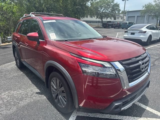 Used 2024 Nissan Pathfinder SL w/ SL Premium Package FWD image 3