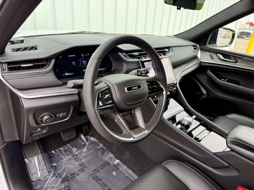 Used 2023 Jeep Grand Cherokee Overland w/ Luxury Tech Group IV image 9