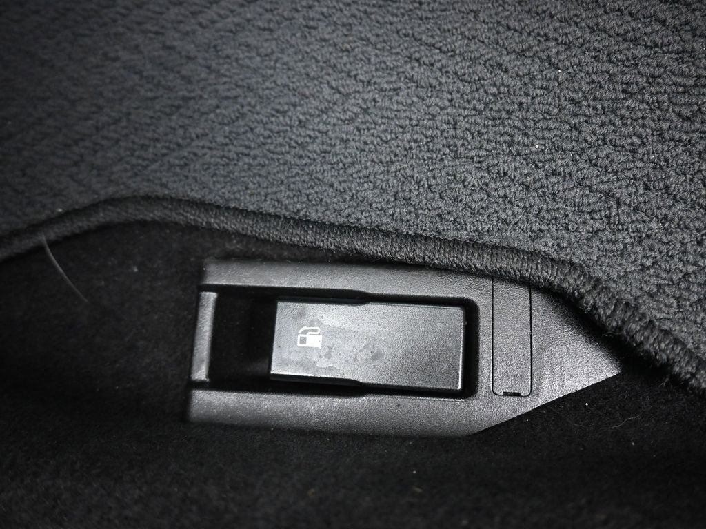 Used 2023 Subaru Impreza Premium image 13