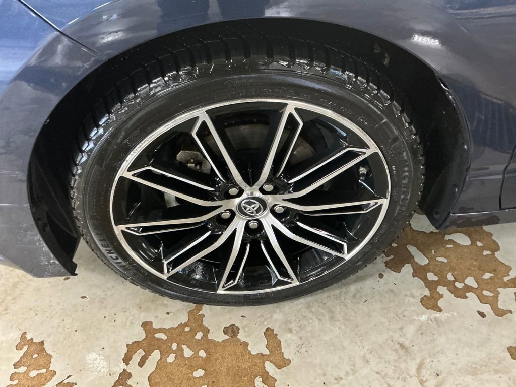 Certified 2019 Toyota Avalon Touring image 10
