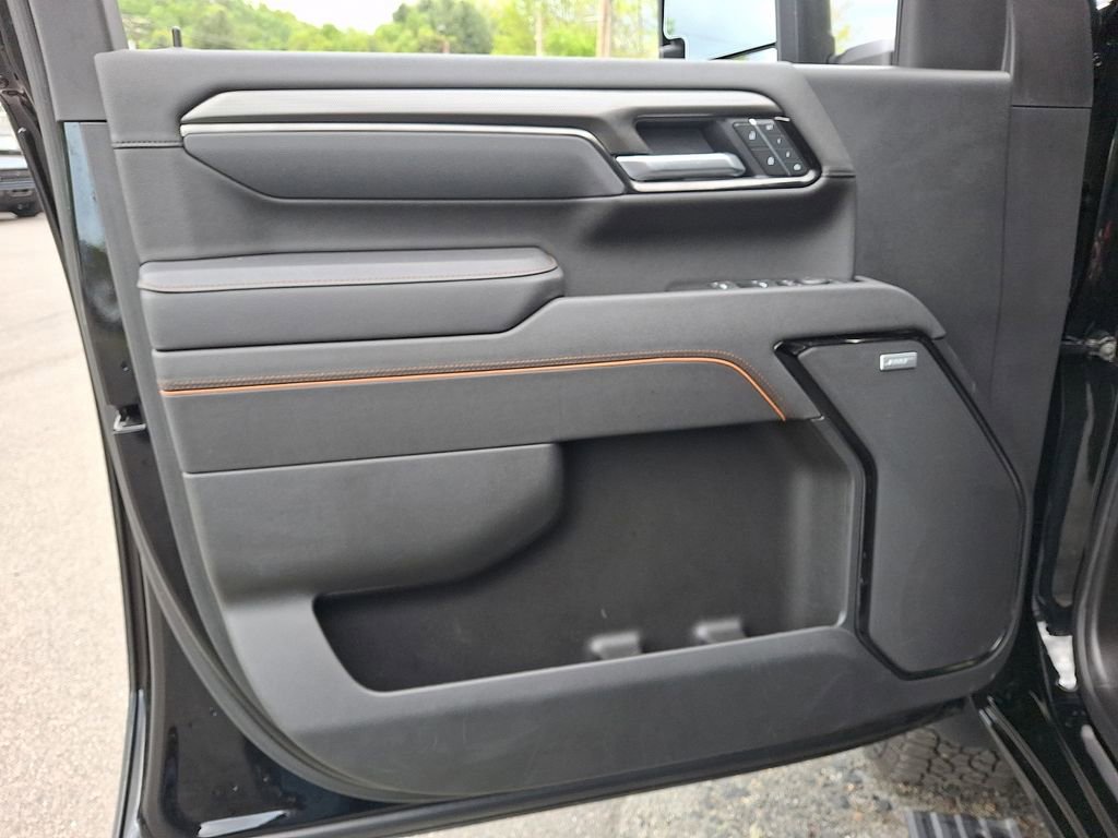 Used 2025 GMC Sierra 2500 AT4 w/ AT4 Premium Plus Package AWD/4WD image 12