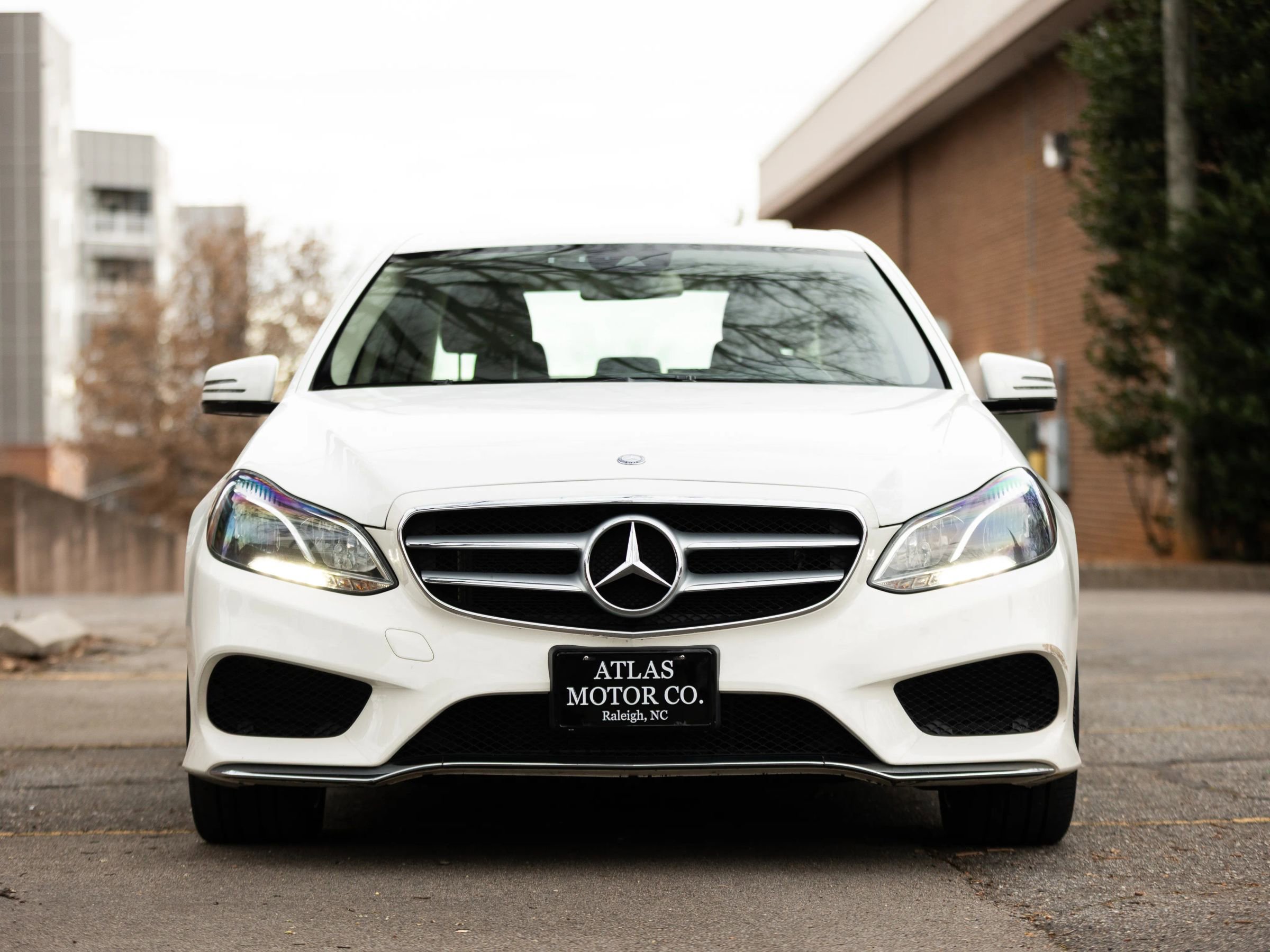 Used 2014 Mercedes-Benz E 350 4MATIC Sedan image 4