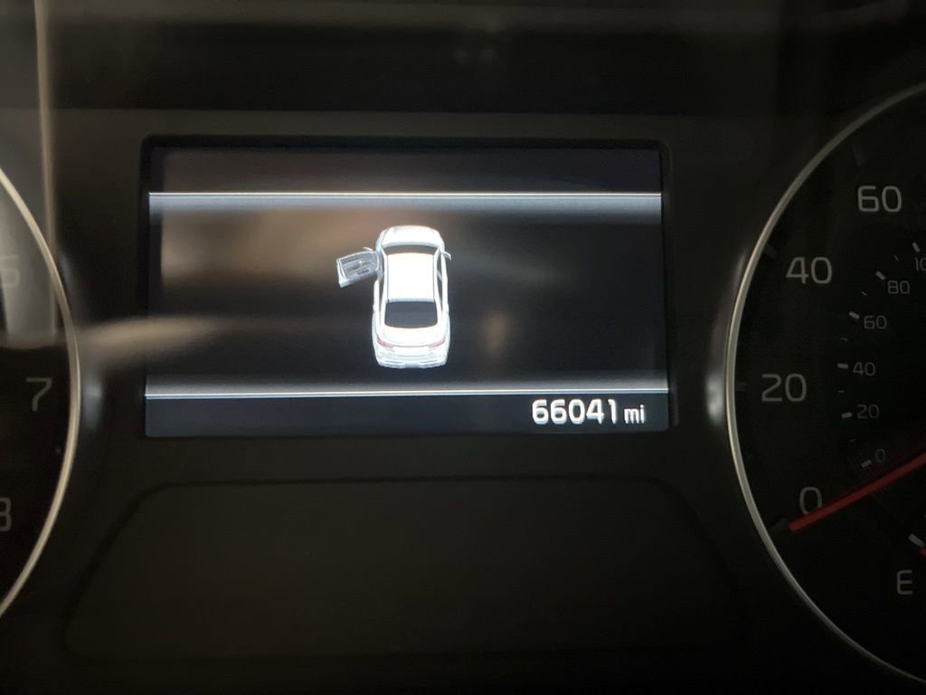 Used 2023 Kia Forte GT-Line image 2