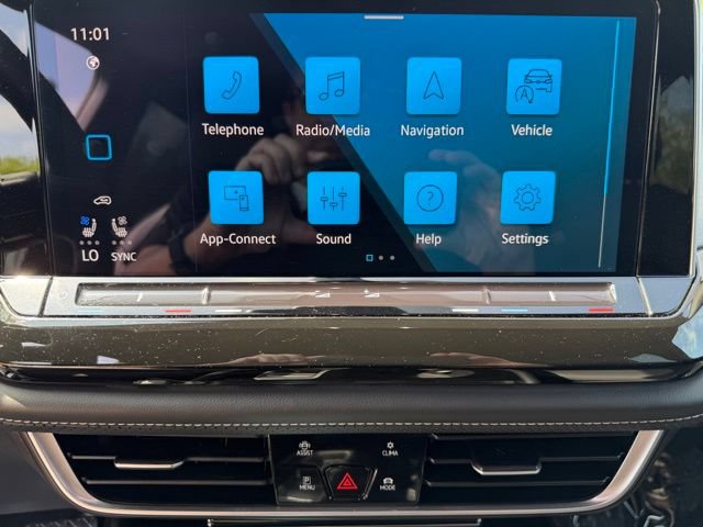 Used 2025 Volkswagen Atlas Cross Sport SE AWD/4WD image 25