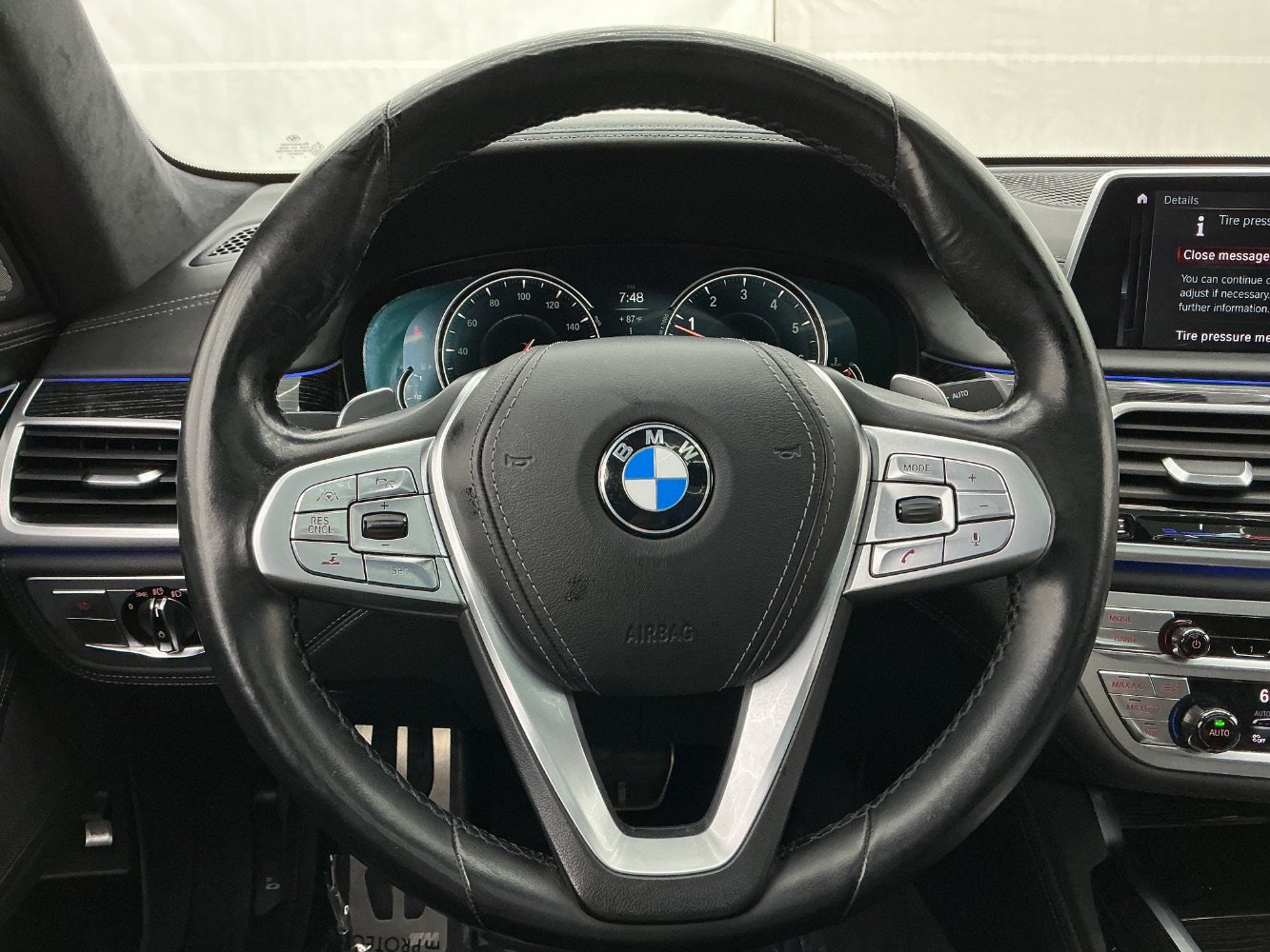 Used 2018 BMW 750i RWD image 33