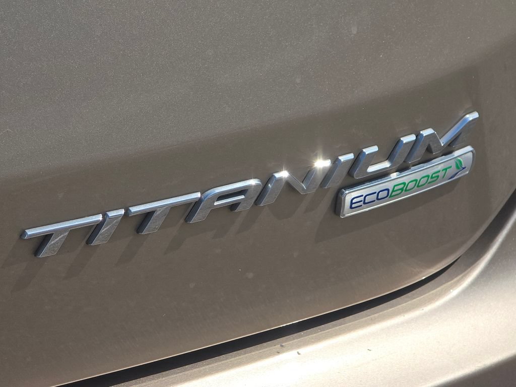 Used 2020 Ford Edge Titanium FWD image 5