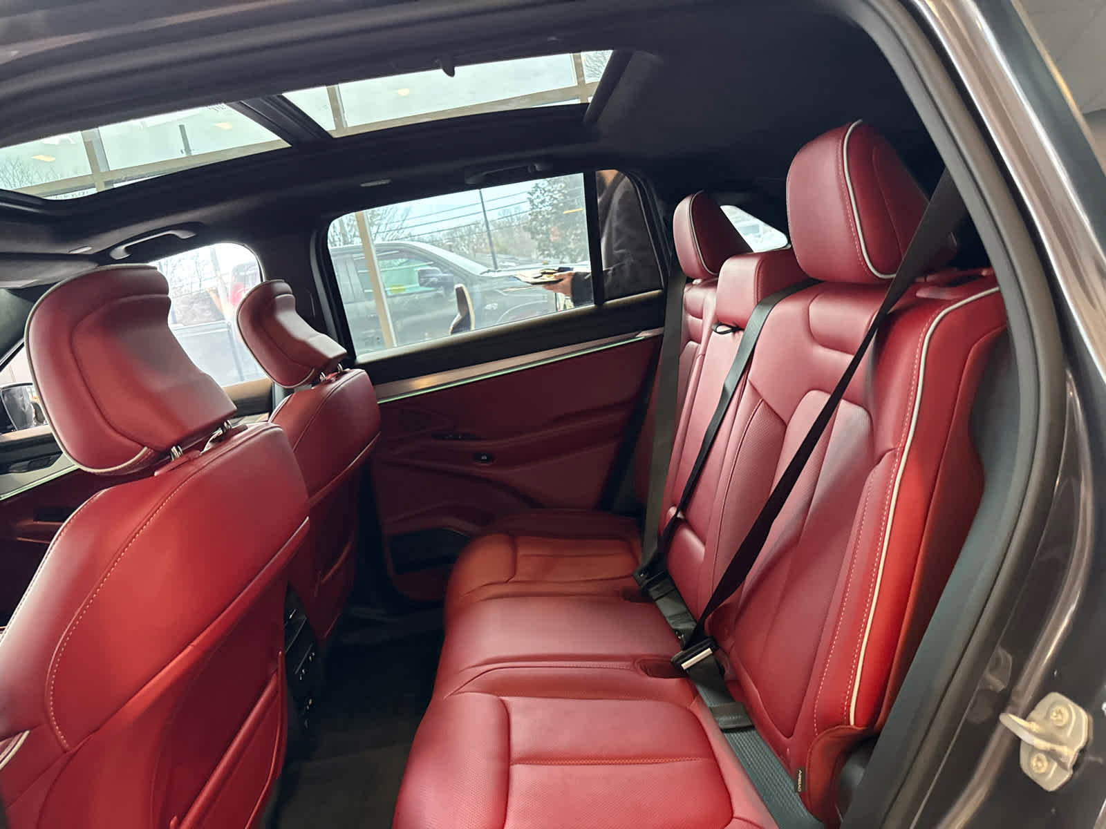 Used 2024 Jeep Wagoneer Launch Edition image 31