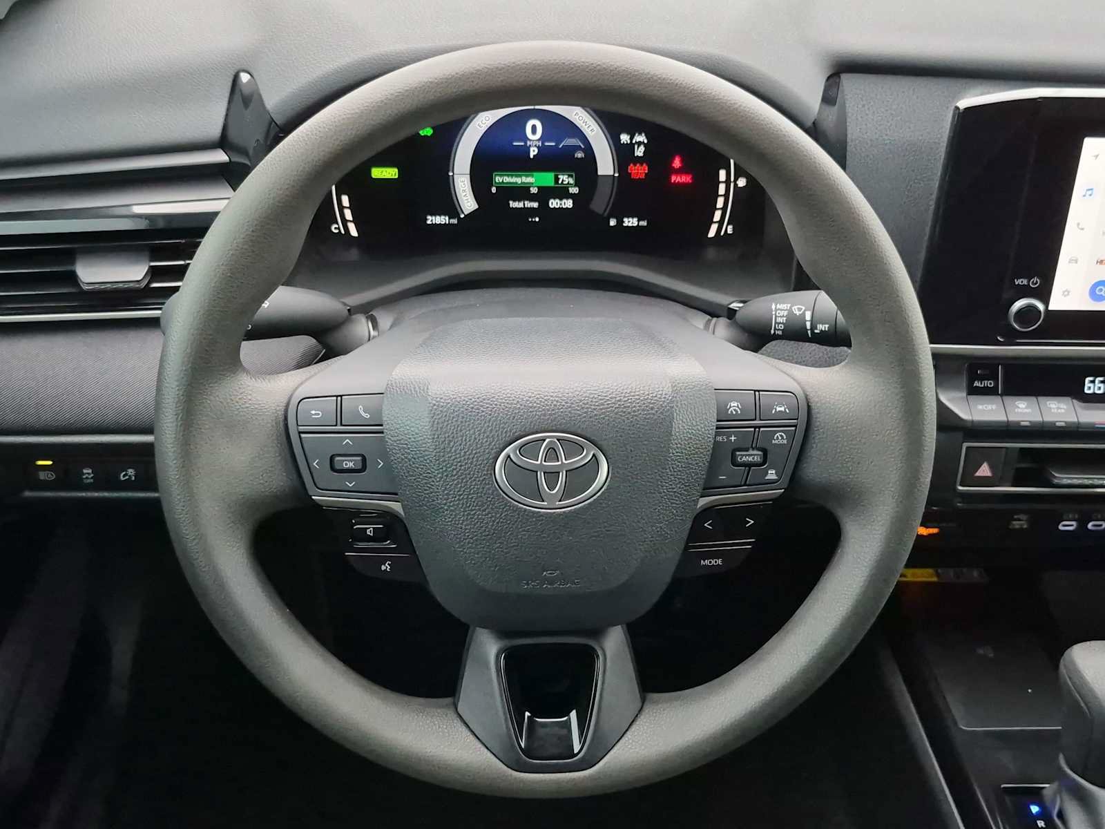 Used 2025 Toyota Camry LE w/ Convenience Package FWD image 21