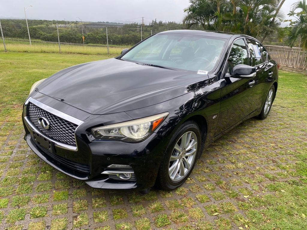 Used 2016 INFINITI Q50 Premium w/ Driver Assistance Package image 3