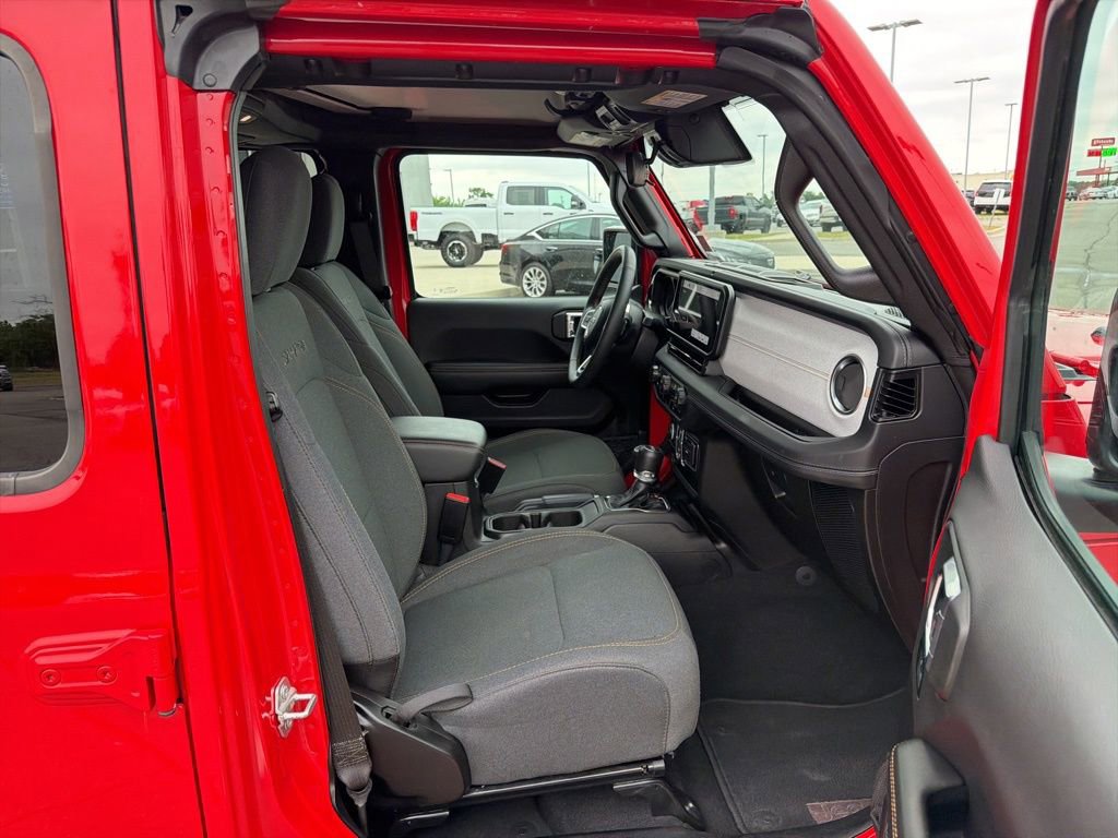 Used 2024 Jeep Wrangler Unlimited Sahara AWD/4WD image 20