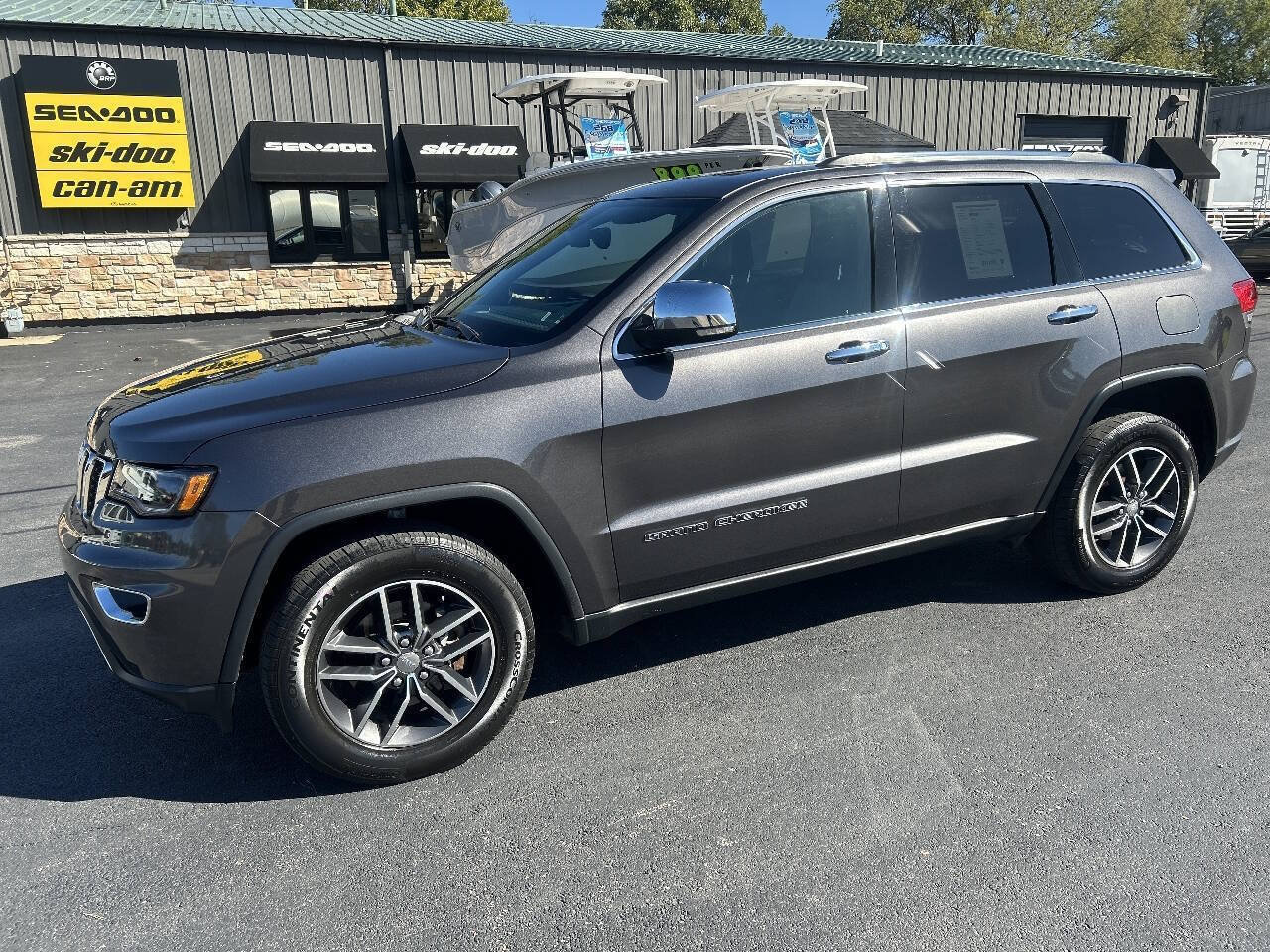 Used 2017 Jeep Grand Cherokee Limited w/ Luxury Group II AWD/4WD image 20