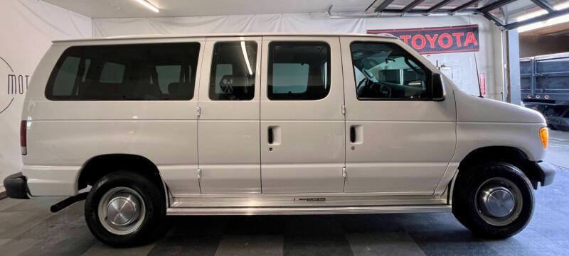 Used 2006 Ford E-350 and Econoline 350 XLT RWD image 1