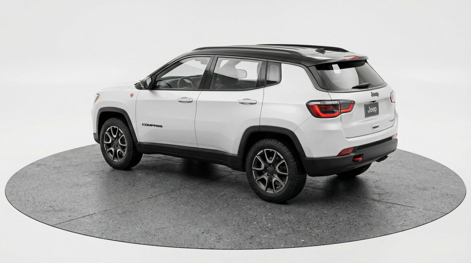 Used 2025 Jeep Compass Trailhawk image 6