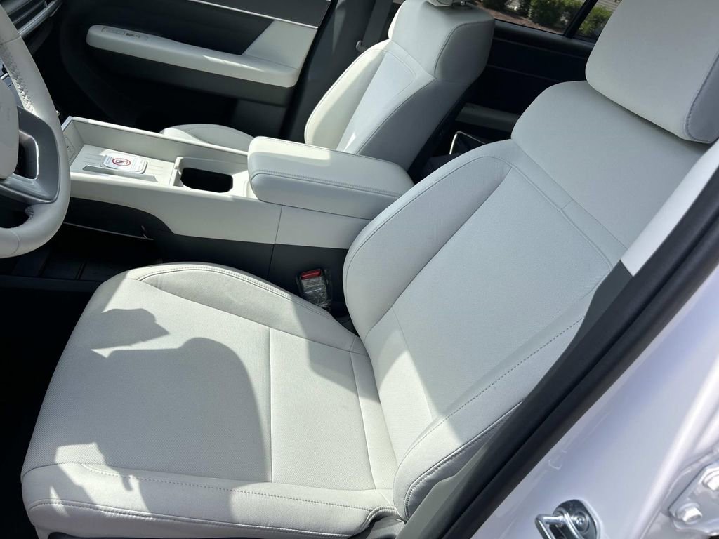 New 2026 Hyundai Santa Fe SE image 15