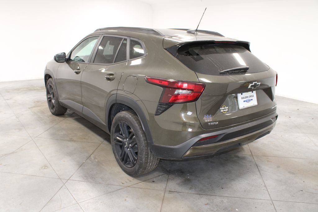 Used 2024 Chevrolet Trax ACTIV w/ Sunroof Package image 7