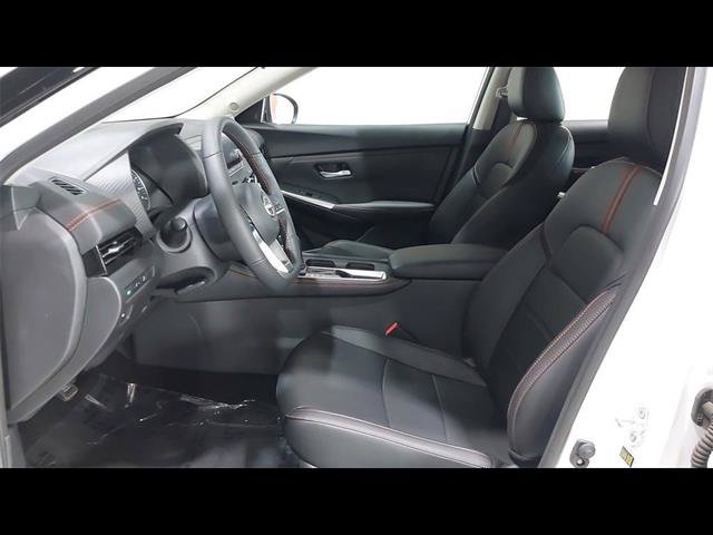 Used 2025 Nissan Sentra SR w/ SR Premium Package FWD image 19