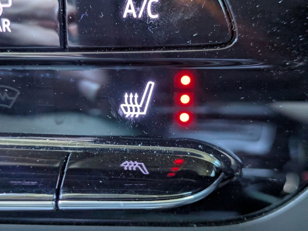 Used 2023 Buick Envision Preferred image 23