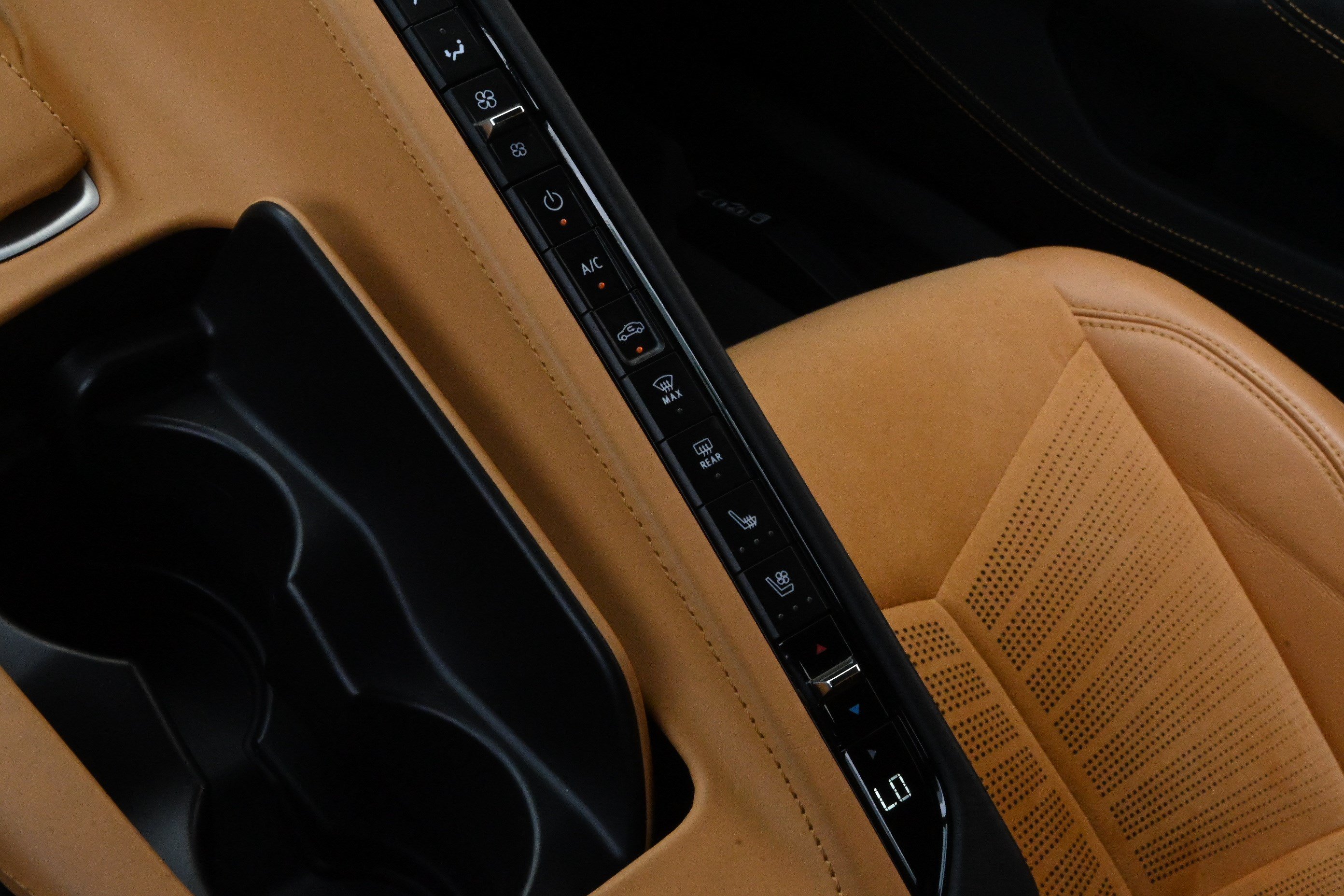 Used 2023 Chevrolet Corvette Stingray Premium Cpe w/ Z51 Performance Package RWD image 19