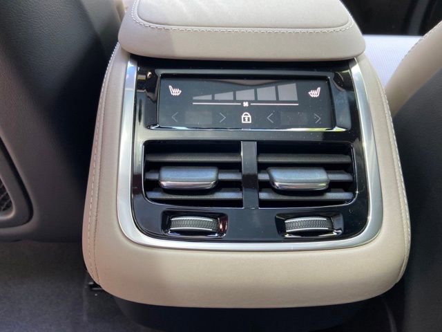 New 2026 Volvo XC90 B6 Ultra image 14