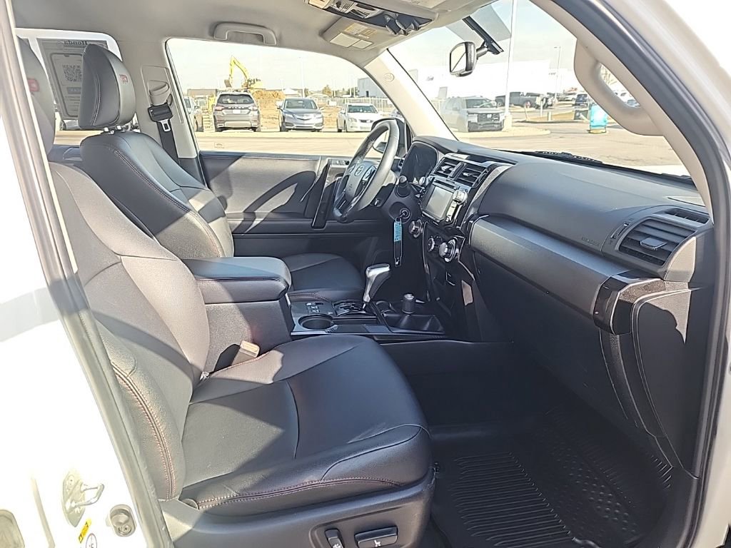 Used 2018 Toyota 4Runner TRD Off-Road Premium image 31