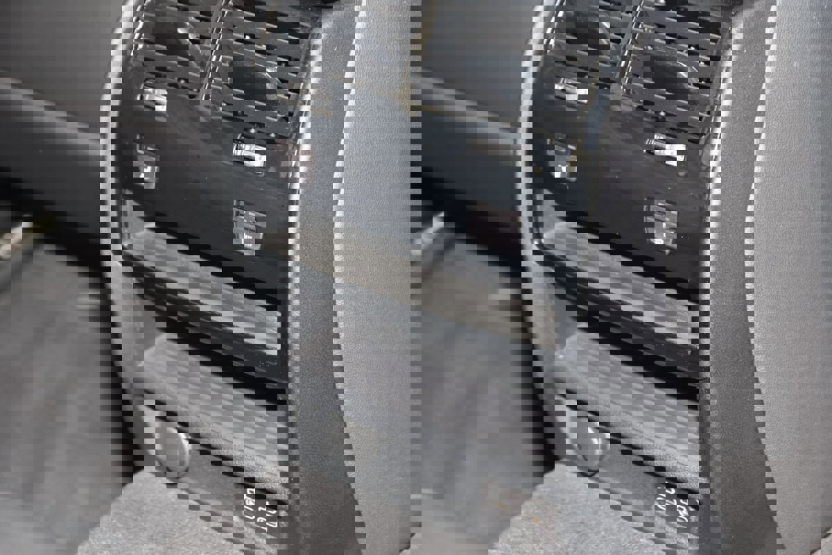 Used 2023 BMW M550i xDrive w/ Executive Package image 16