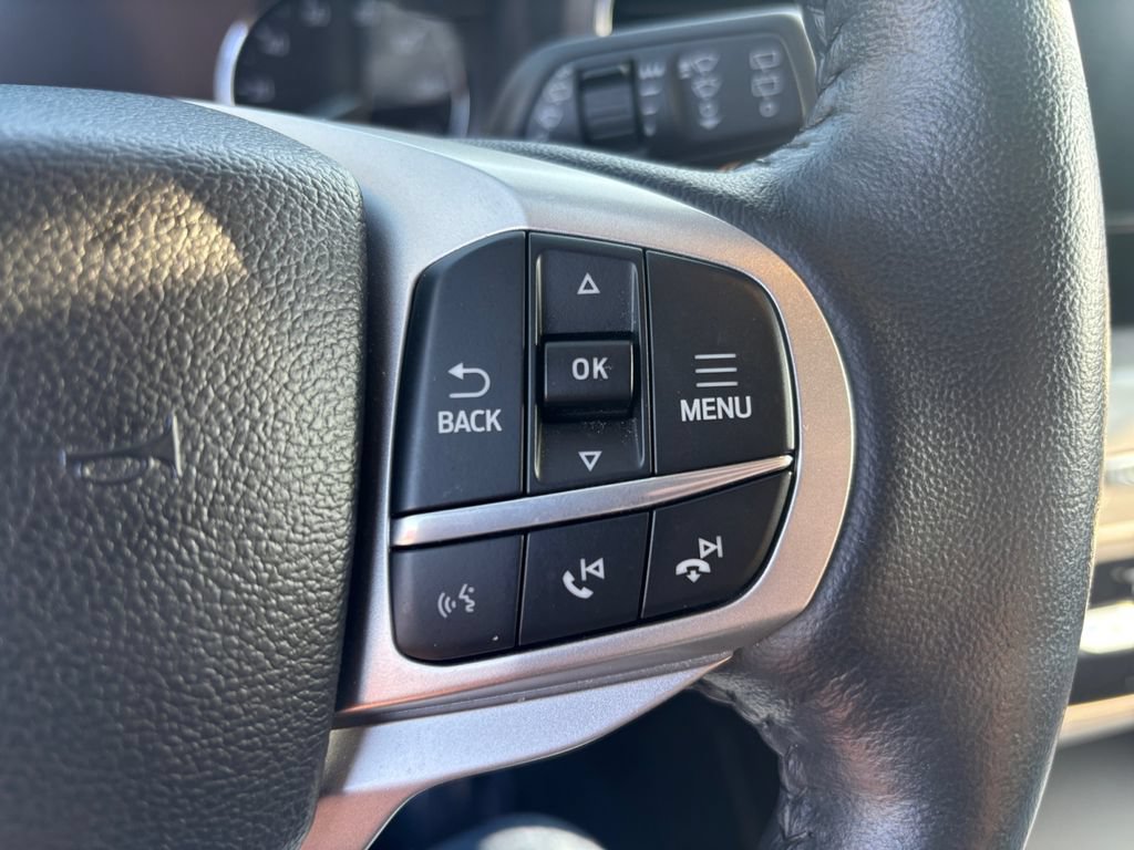 Used 2023 Ford Explorer XLT w/ Equipment Group 202A AWD/4WD image 17