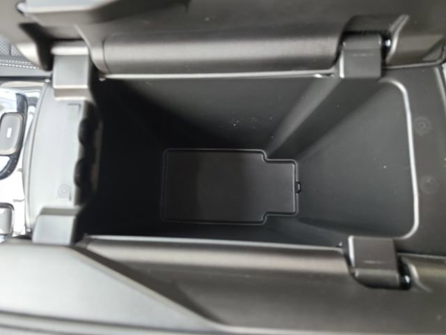 Used 2023 Buick Envision Essence image 25