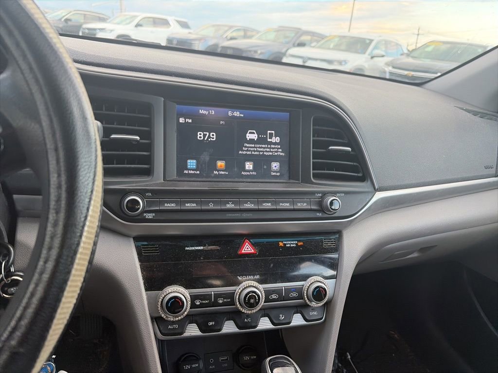Used 2020 Hyundai Elantra SEL FWD image 18