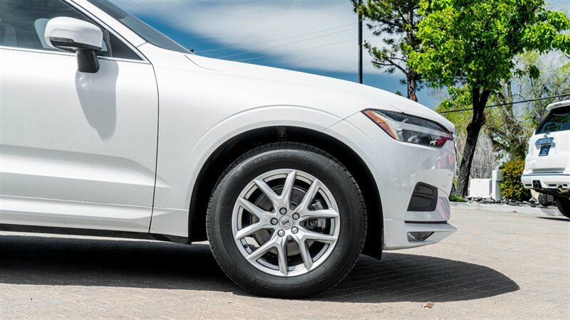 Used 2021 Volvo XC60 T5 Momentum AWD/4WD image 9