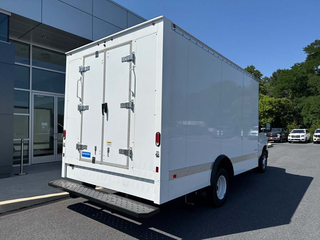 New 2026 Ford E-450 and Econoline 450 Super Duty w/ Power Equipment Group RWD image 18