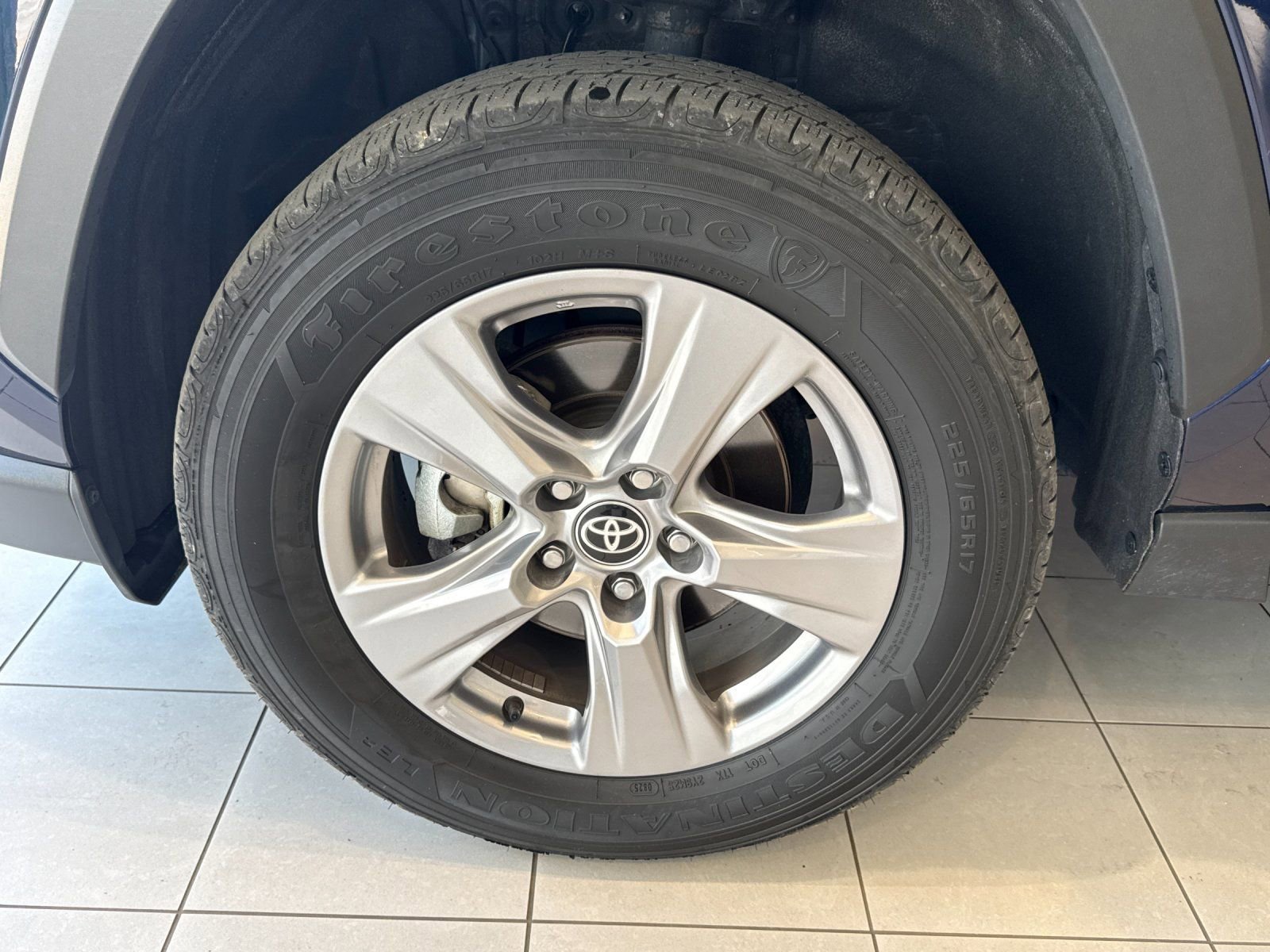 Used 2025 Toyota RAV4 XLE AWD/4WD image 15