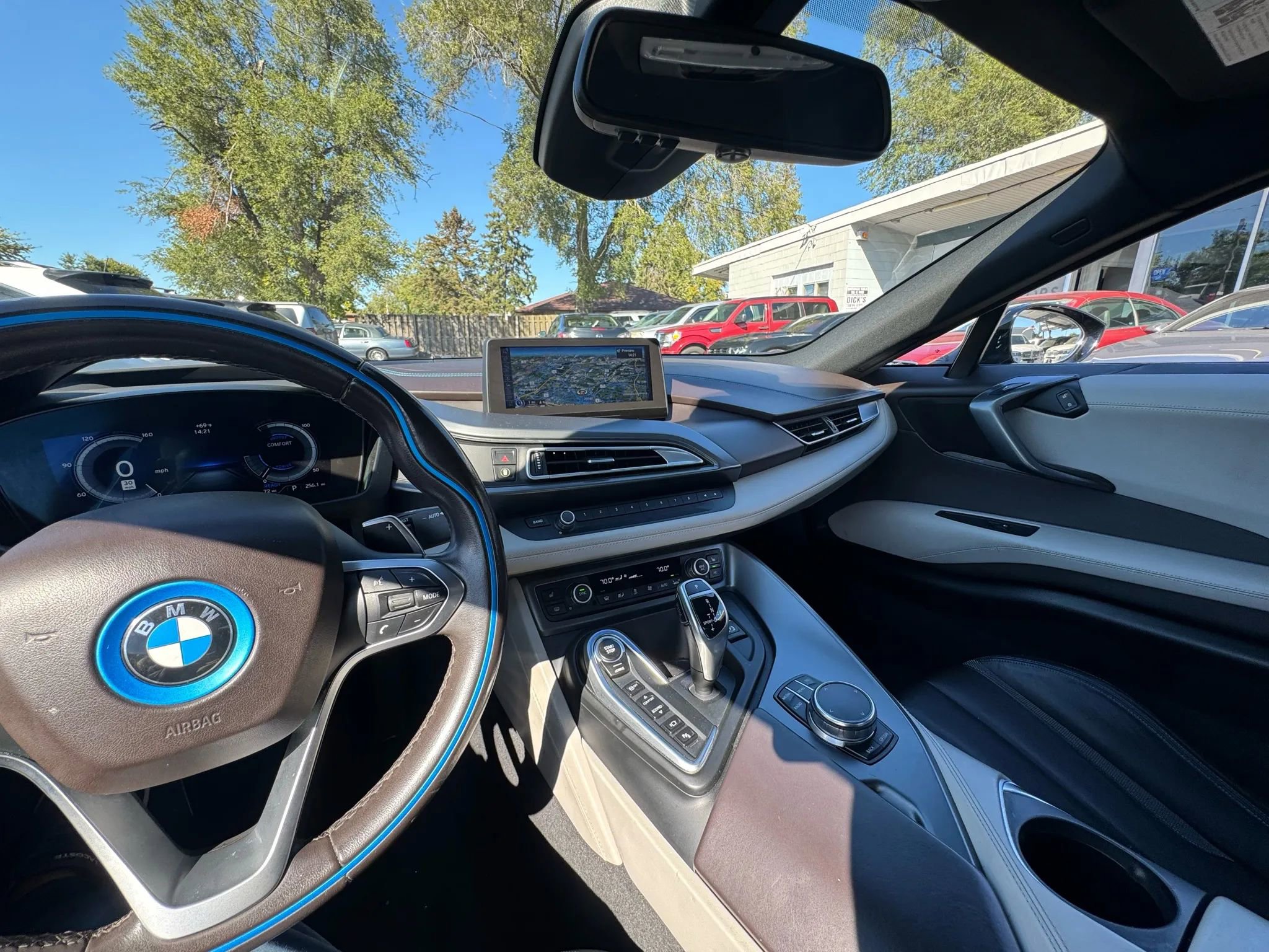 Used 2017 BMW i8 image 29