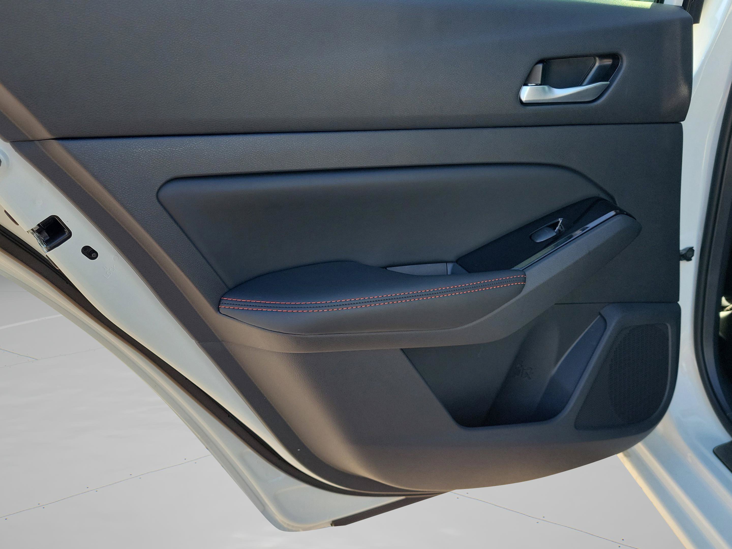 New 2025 Nissan Altima 2.5 SR FWD image 10
