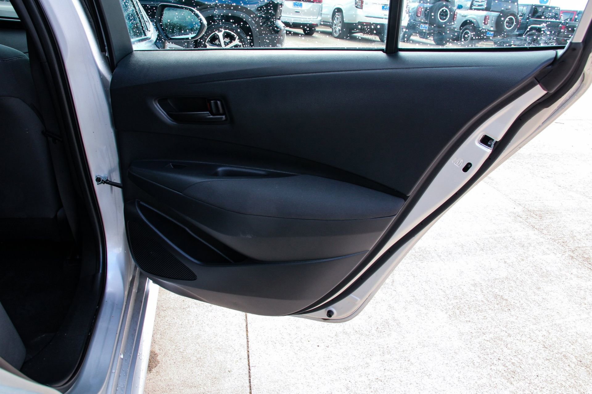 Used 2024 Toyota Corolla LE FWD image 32