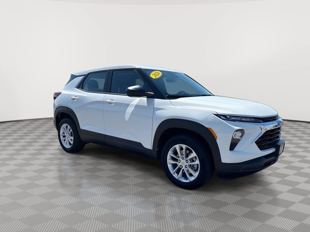 Certified 2026 Chevrolet TrailBlazer LS AWD/4WD image 2