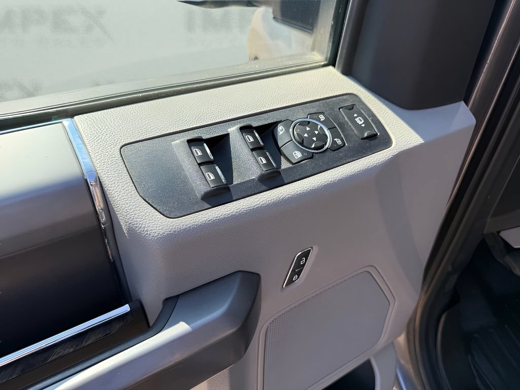 Used 2021 Ford F250 XLT w/ XLT Premium Package AWD/4WD image 22