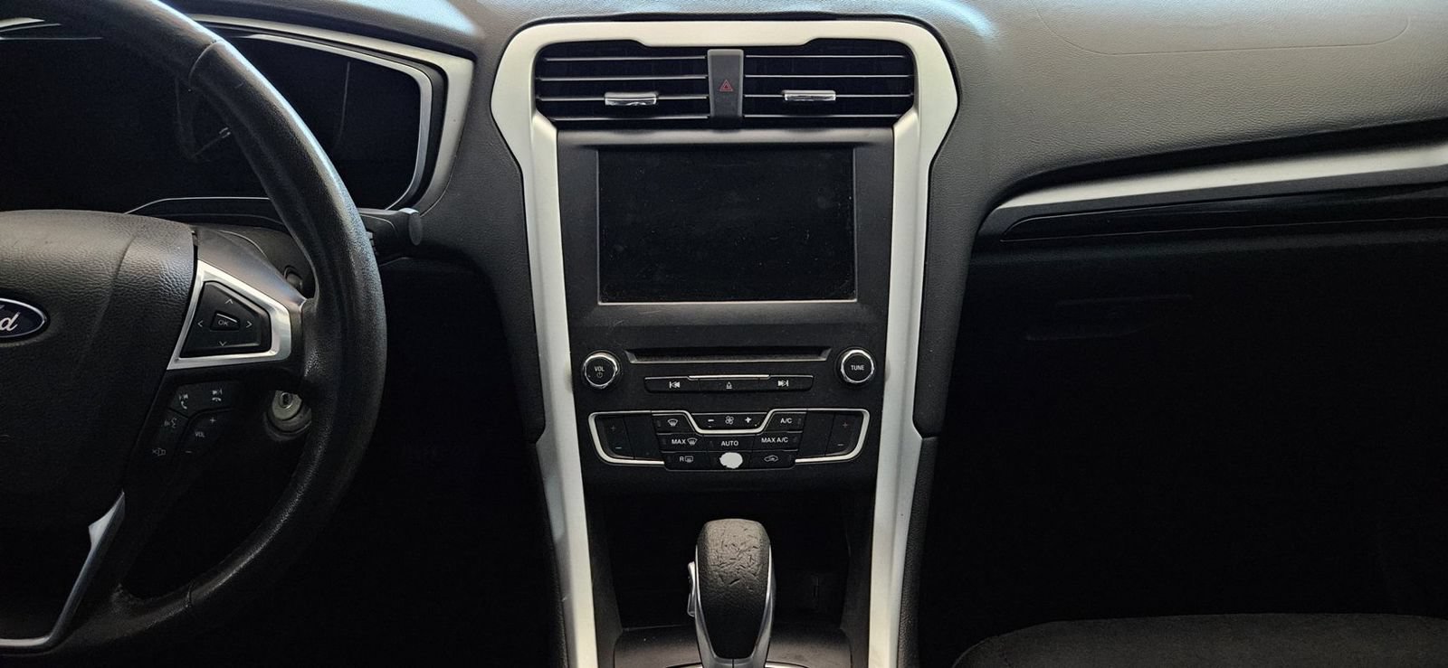 Used 2016 Ford Fusion SE FWD image 13