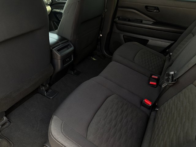 Used 2024 Nissan Pathfinder S w/ Cargo Package FWD image 10