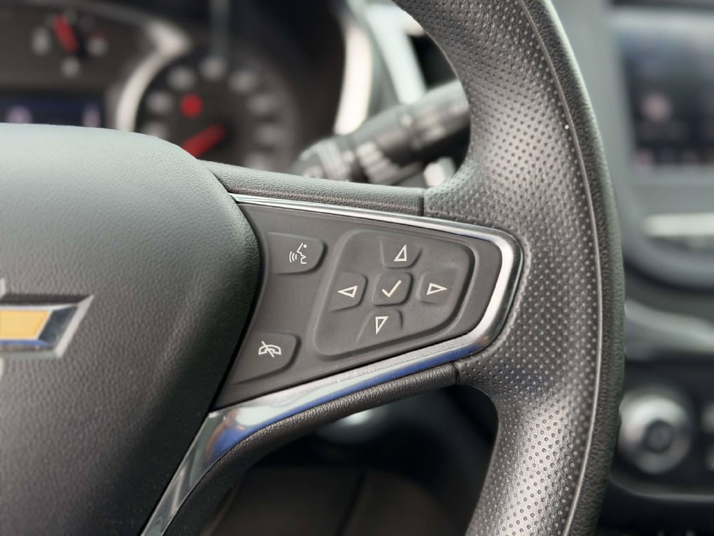 Used 2021 Chevrolet Equinox LT FWD image 28
