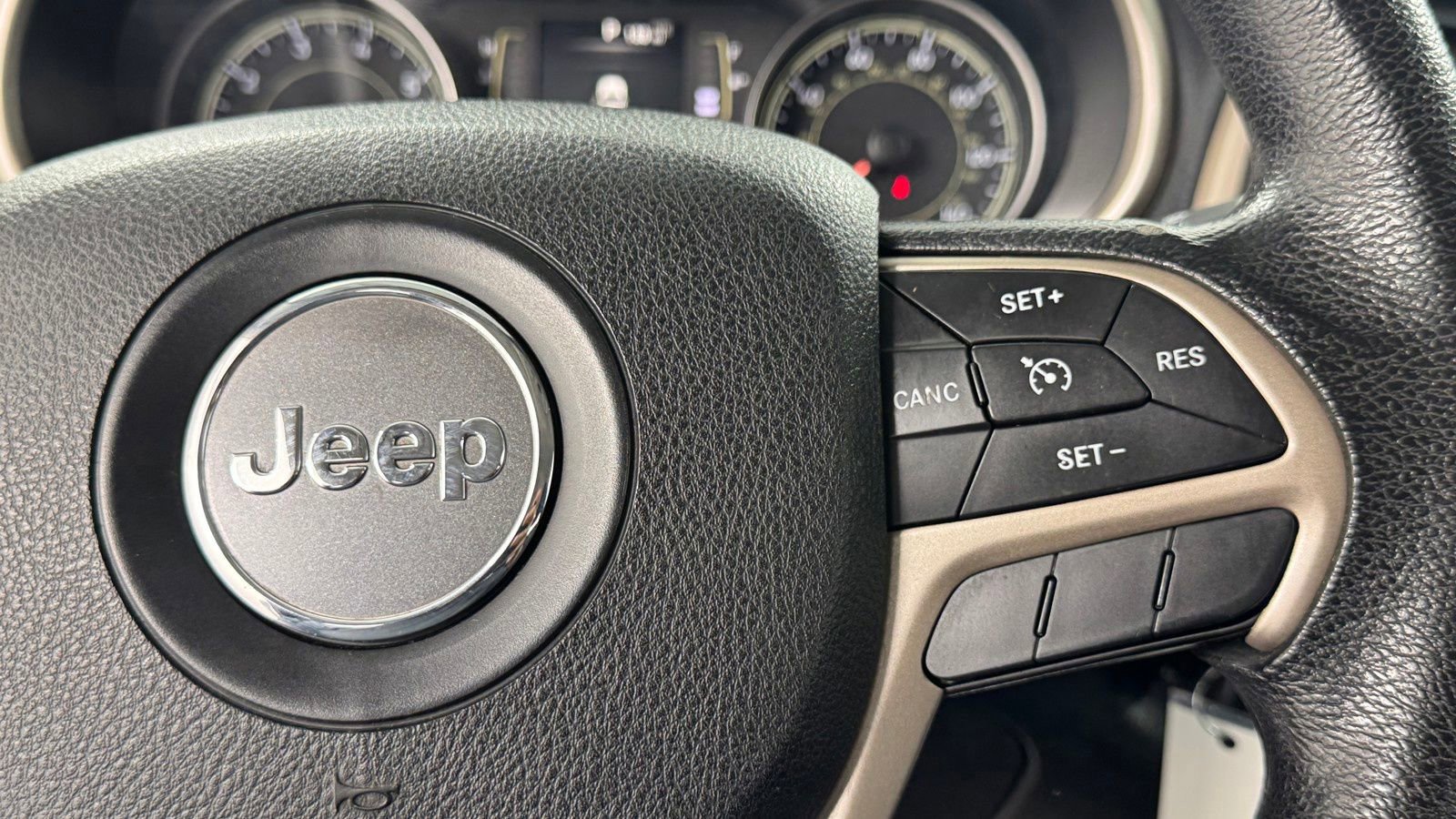 Used 2014 Jeep Cherokee Sport AWD/4WD image 23