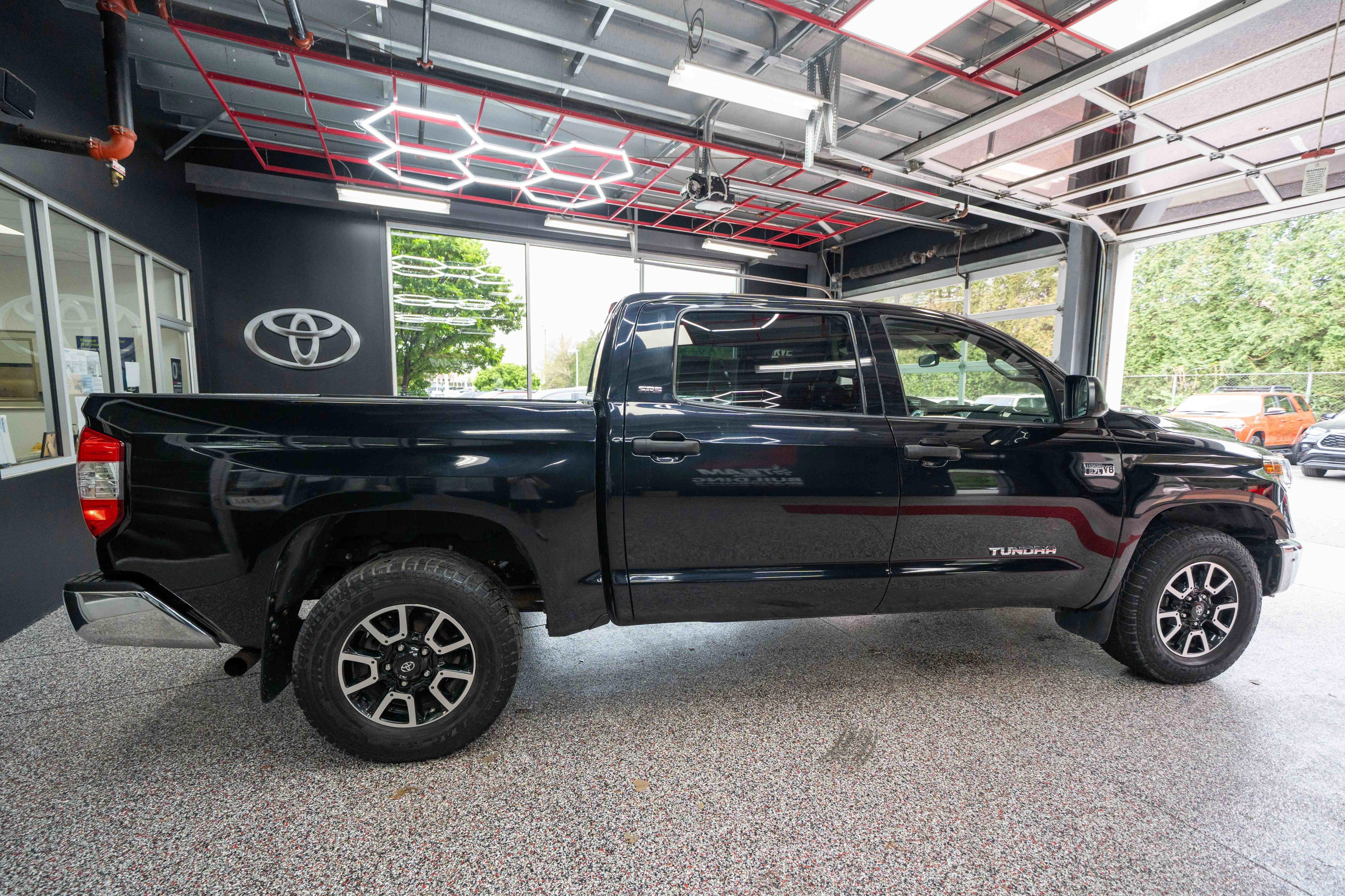 Used 2018 Toyota Tundra SR5 w/ TRD Off Road Package AWD/4WD image 4