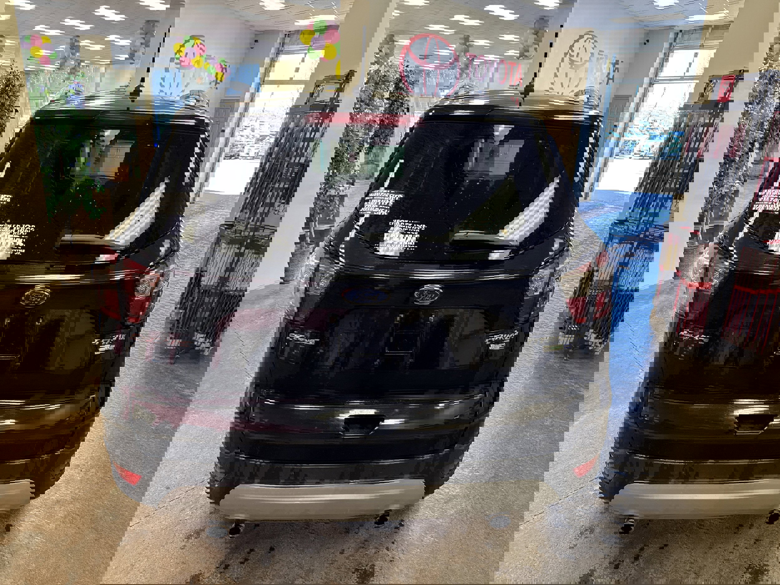 Used 2018 Ford Escape Titanium AWD/4WD image 9