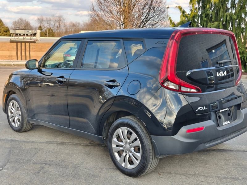 Used 2022 Kia Soul LX image 6