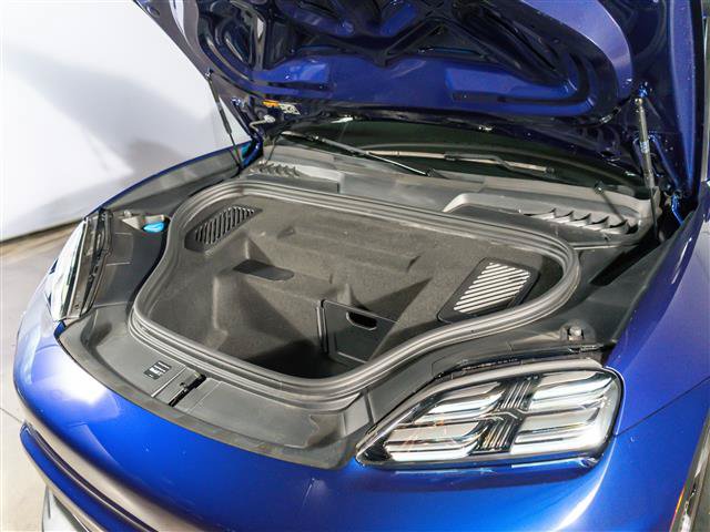 Used 2026 Porsche Macan Electric RWD image 15