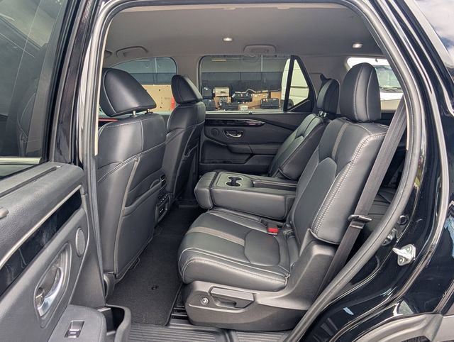 Used 2025 Honda Pilot EX-L image 12