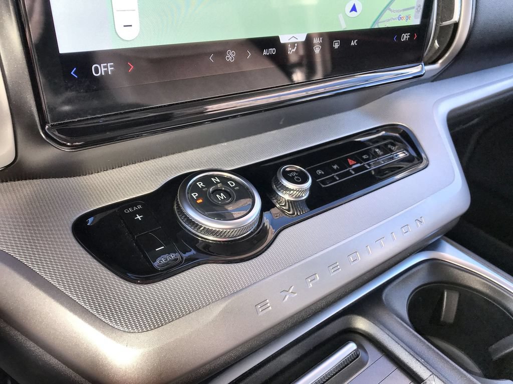 Used 2025 Ford Expedition Active AWD/4WD image 19