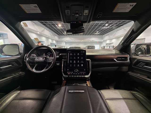 Used 2025 GMC Yukon XL Denali AWD/4WD image 16