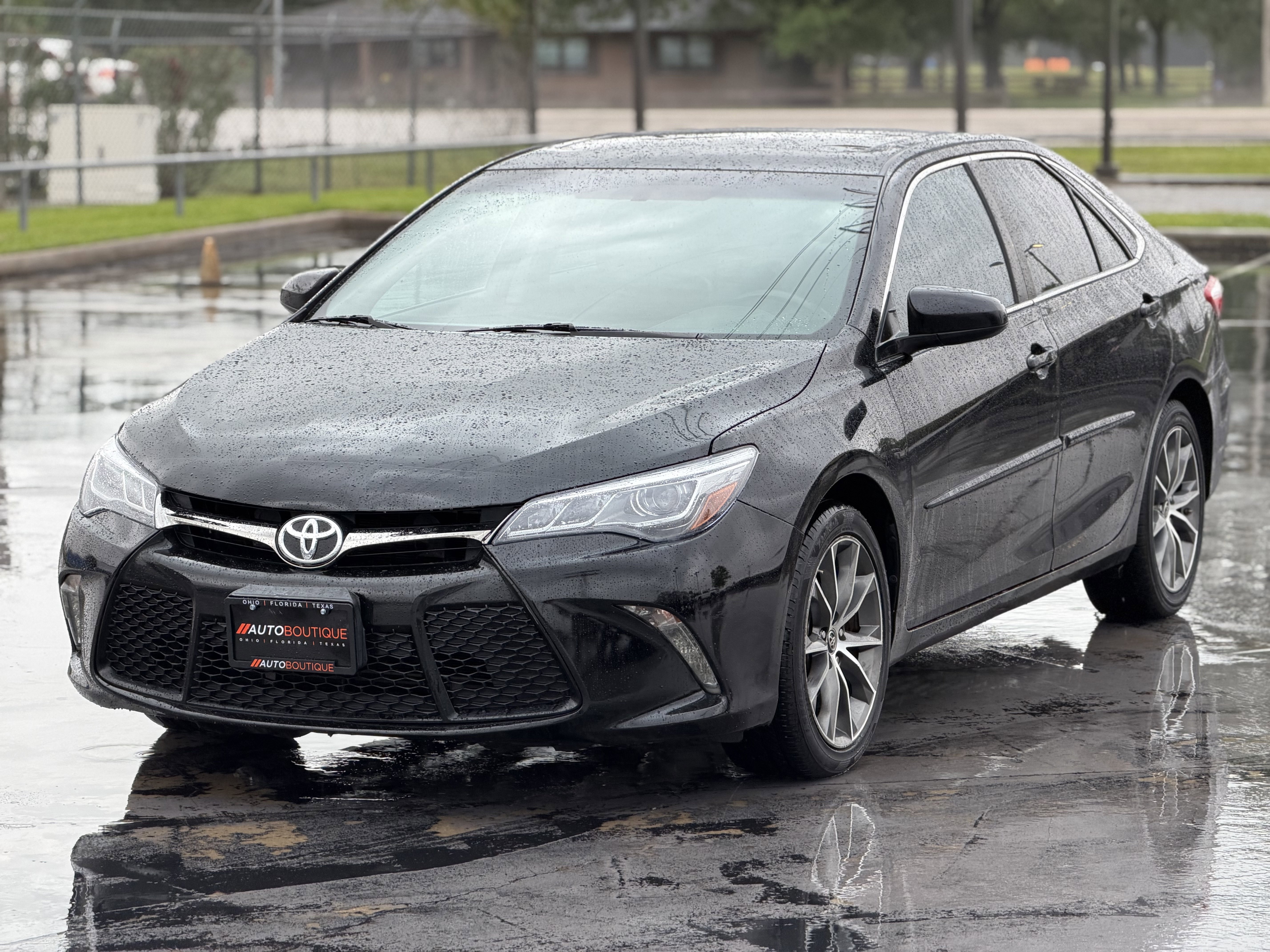 Used 2016 Toyota Camry XSE FWD image 5